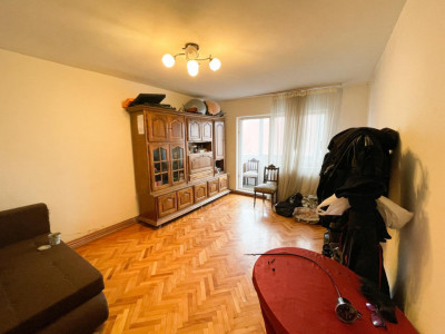 Apartament 3 camere | 65mp | Decomandat | Etaj 2 | Zona Titulescu
