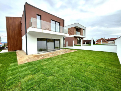 Casa individuala Nzeb cu arhitectura splendida in cartierul Europa