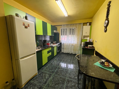 Apartament 3 camere | Decomandat | Etaj 3/4 | 67mp | Zona Piata Flora
