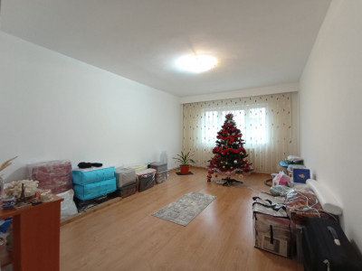 Apartament 2 camere la cheie I Decomandat I Etaj 1/4 I Intre Lacuri