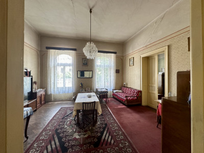Apartamant in cladire istorica | 3 camere | 100mp | Ultracentral!