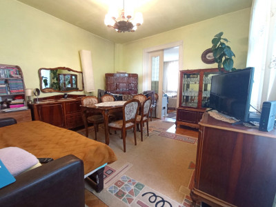 Apartament cu 3 camere | 84 mp | Curte | Zona Semicentrala | Horea 