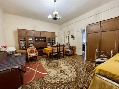 Apartament 3 camere | Tavan inalt | 81mp | Central | Zona Clinicilor