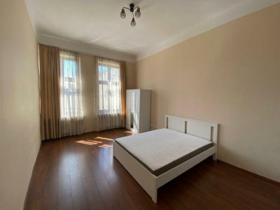 Apartament 3 camere 85mp | Tavan inalt | Et. 2 | Centru | Zona Baritiu