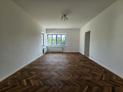 Casa pretabila pentru birou sau clinica | 10 camere | Andrei Muresanu