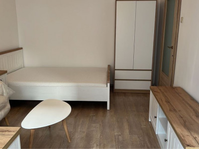 Apartament 1 camera | La cheie | Balcon | Etaj 3/4 | Piata Zorilor
