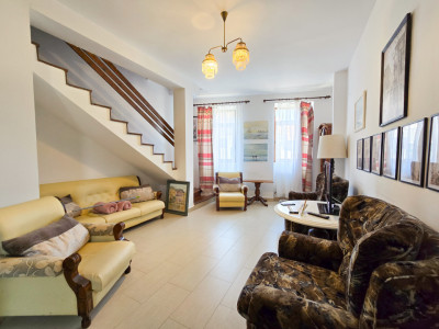 Apartament 3 camere de inchiriat | Terasa 25mp | Gruia | Zona 7 Strazi