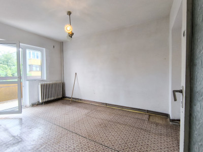 Apartament cu 3 camere | 2 bai | Decomandat | Balcon | Piata Zorilor