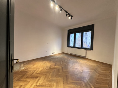 Apartament 4 camere | 123mp | Etaj Intermediar | Centru | Zona Eroilor