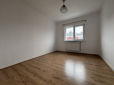 Apartament 3 camere | 65mp | Balcon | Decomandat | Interservisan