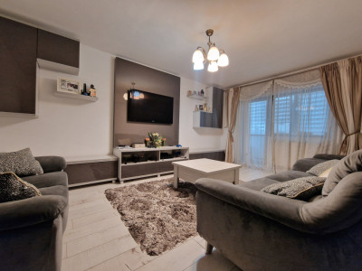 Apartament 3 camere | Decomandat | Etaj 2/4 | Balcon | Intre Lacuri!