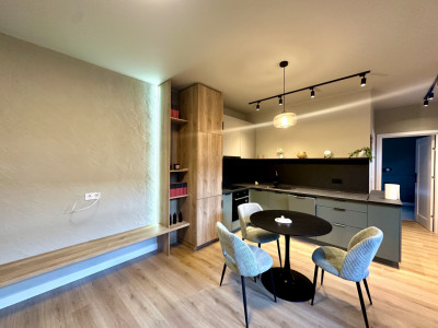 Apartament 2 camere | Gradina Proprie | Parcare | La Cheie | Centru