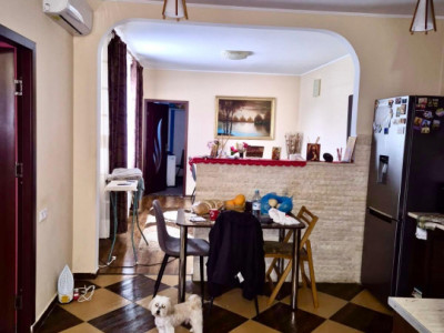 Apartament cu 3 camere | 58mp | Parcare | Semicentral | Zona Horea!