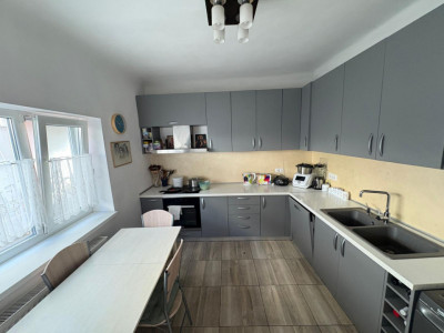 Apartament la casa 4 Camere | 90mp | Garaj | Primaria Ultracentral