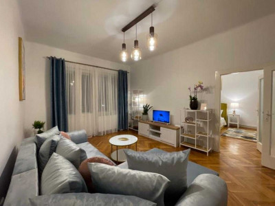 Apartament 2 camere decomandat | Balcon | Centru - Piata Cipariu! 